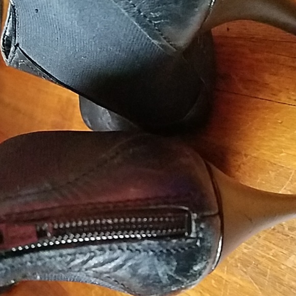 Jessica Simpson high heeled booties - Picture 2 of 5